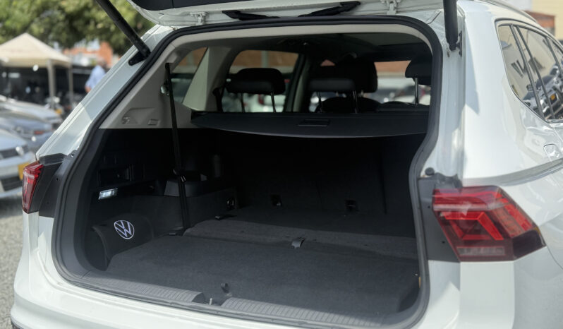 
								Volkswagen Tiguan Elegance full									