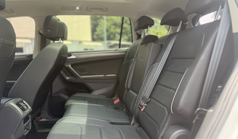 
								Volkswagen Tiguan Elegance full									
