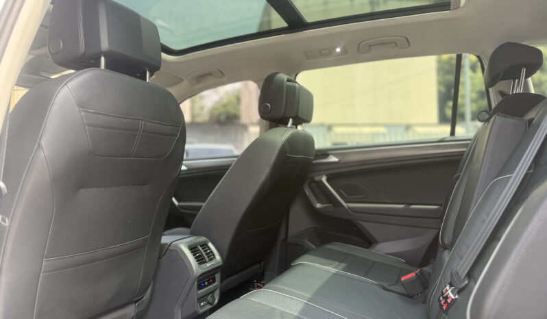 
								Volkswagen Tiguan Elegance full									