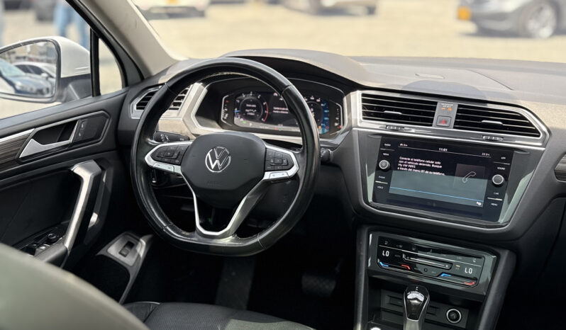 
								Volkswagen Tiguan Elegance full									