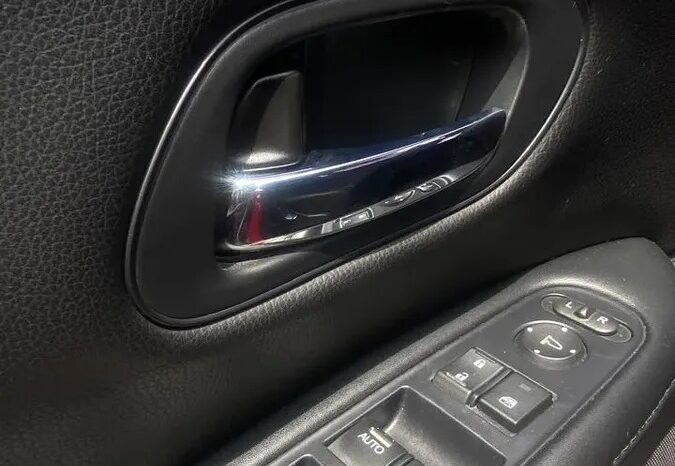 
								HONDA HRV LX XTYLE full									