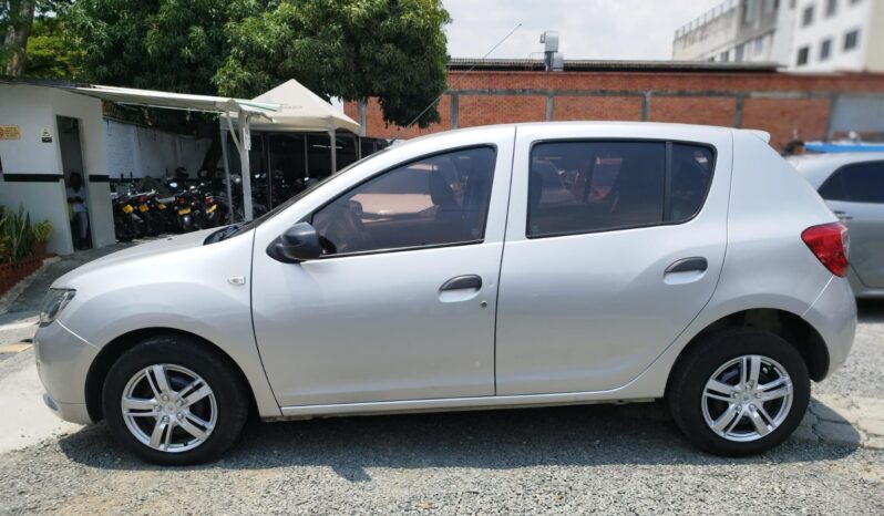 
								Renault Sandero Authentique full									
